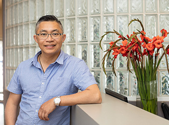 Dr Khang Le